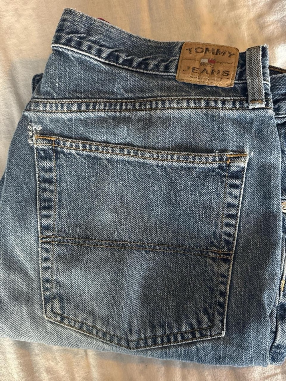 Tommy Hilfiger Men's Light Blue Relaxed Fit Jeans